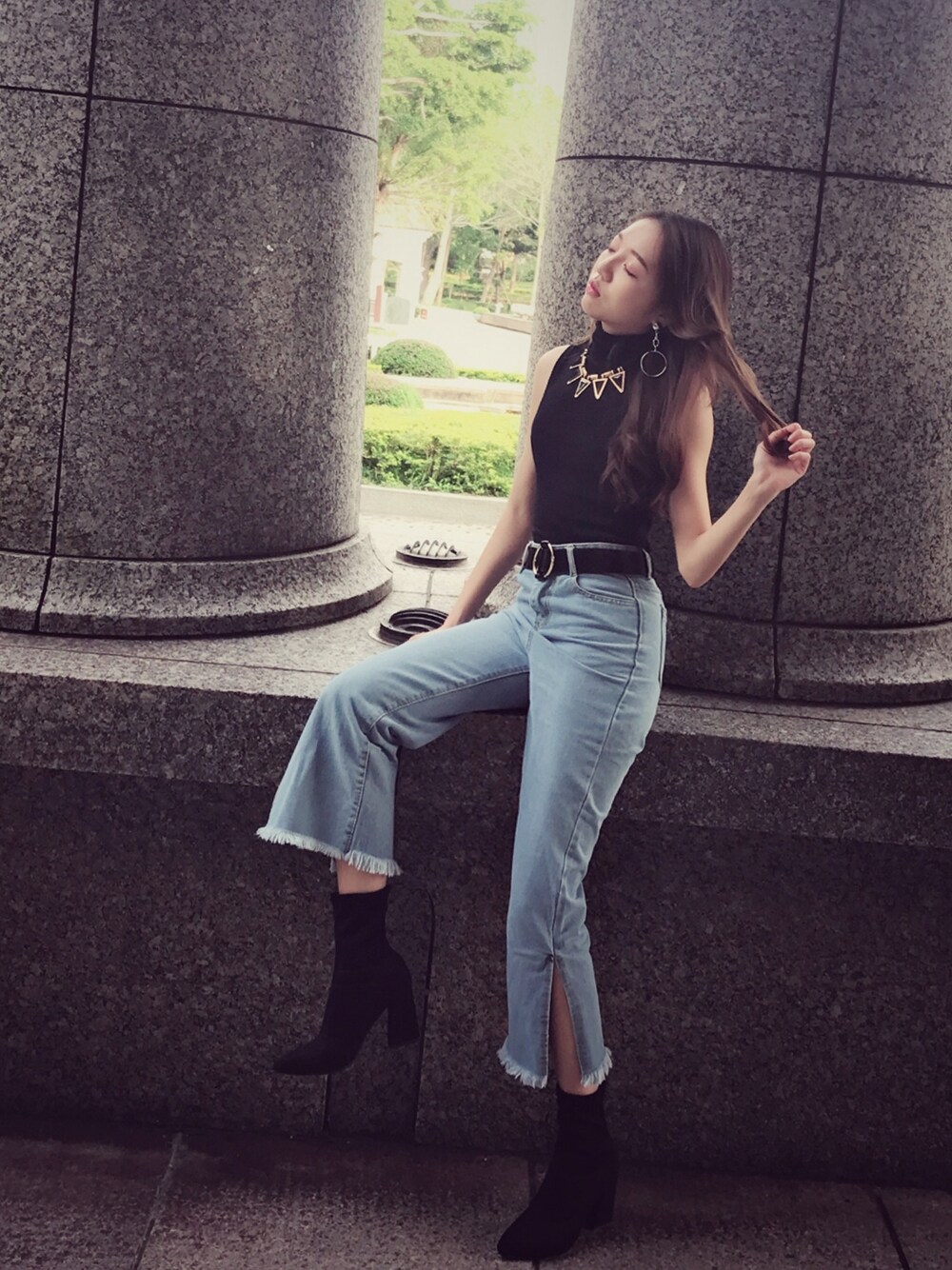 「カジュアルコーデ」｜「FOREVER 21のアイテム（デニムパンツ、ブルー系）」を使った、Scence Liuさん（レディース・162cm）の春コーディネートの1枚目の写真