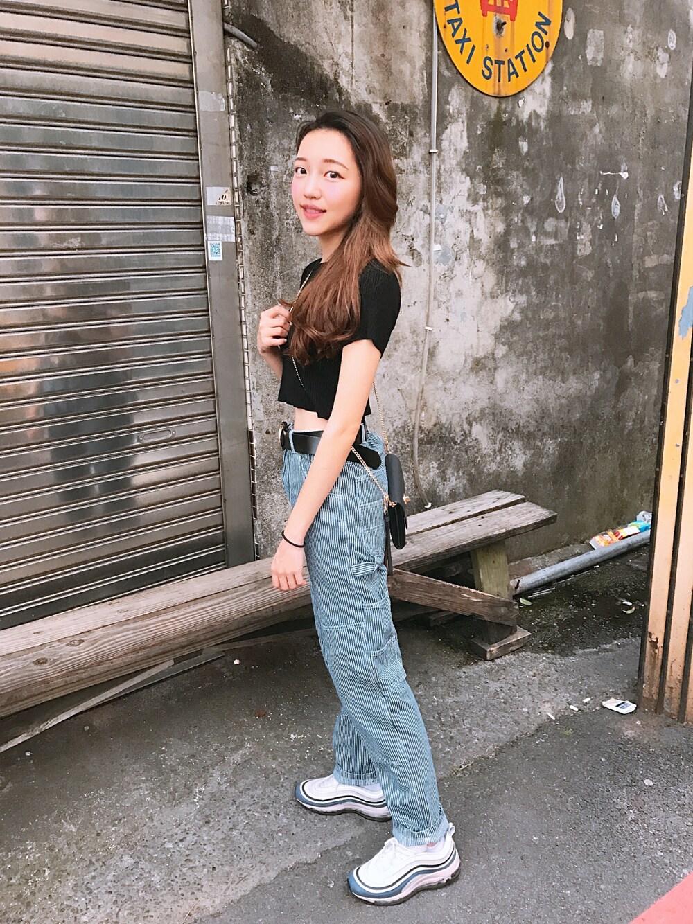 「カジュアル、シンプル」｜「Dickiesのアイテム（チノパンツ、ブルー系）」を使った、Scence Liuさん（レディース・162cm）の春コーディネートの1枚目の写真