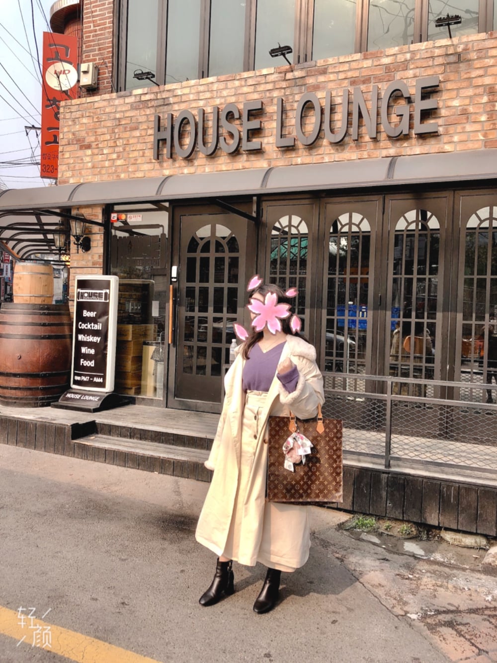 「seoul、春、低身長」｜「LOUIS VUITTONのアイテム（トートバッグ、ブラウン系）」を使った、唐诗さん（レディース・158cm）の春コーディネートの1枚目の写真