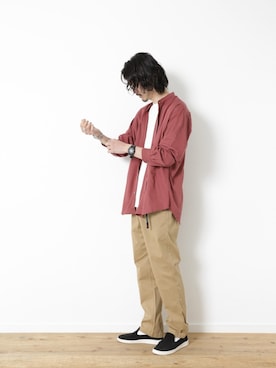 「Gramicci（グラミチ）のアイテム（チノパンツ）」を使った、shibataniさん（メンズ・180cm）の春コーディネート