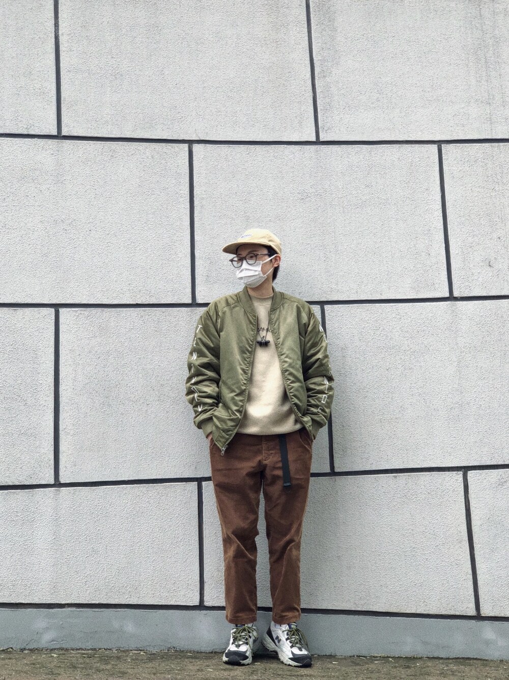 「GramicciのGRAMICCI/グラミチ 別注刺繍FRONT LOGO SWEAT/フロントロゴスウェット（スウェット、ホワイト系）」を使った、echononstopさん（メンズ・162cm）の春コーディネートの1枚目の写真