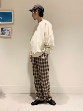 「FRUIT OF THE LOOM（フルーツオブザルーム）のアイテム（キャップ）」を使った、須山さん（メンズ・177cm）の春コーディネート