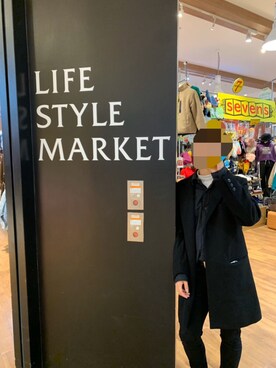 「真っ黒コーデ」｜「アイテム（チェスターコート）」を使った、じゅさん（メンズ・174cm）の冬コーディネート