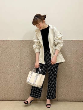 「グレージュ」｜「アイテム（ブルゾン）」を使った、ルクールブラン京都ポルタ店スタッフさん（レディース・162cm）の冬コーディネート