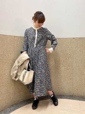 「グレージュ」｜「アイテム（ブルゾン）」を使った、ルクールブラン京都ポルタ店スタッフさん（レディース・162cm）の春コーディネート