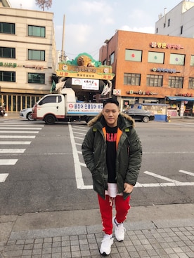 「streetsnap」｜「アイテム（ジャケット/アウター）」を使った、Edimundson さん（メンズ・180cm）の冬コーディネート