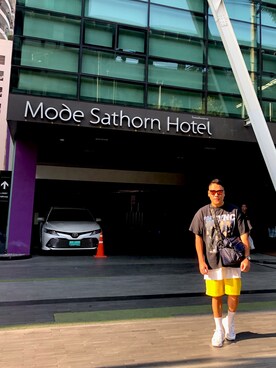 「アイテム（カーゴパンツ、イエロー系）」を使った、Edimundson さん（メンズ・180cm）の春コーディネート