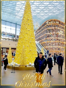 「JUSTIN BIEBER STADIUM TOUR（ジャスティンビーバースタジアムツアー）のアイテム」を使った、Edimundson さん（メンズ・180cm）の冬コーディネート