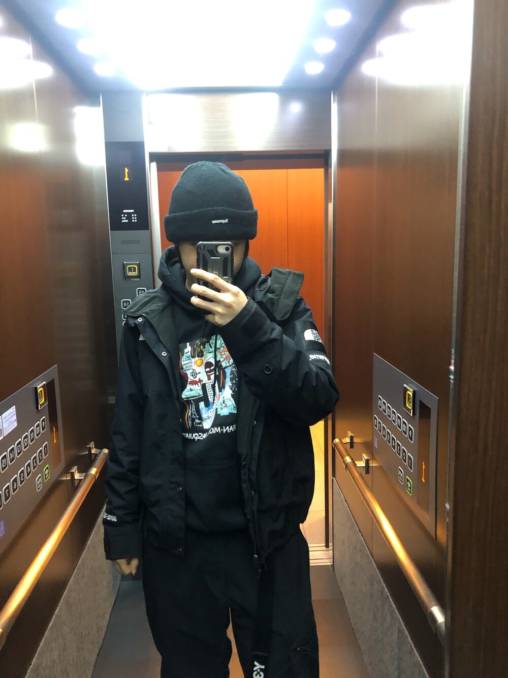 「supreme、シュプリーム、ストリート、street、Y-3、ワイスリー(Y-3)、今日のコーデ、今日の服」｜「Supreme のアイテム（ブルゾン、ブラック系）」を使った、mapplethorpe1019さん（メンズ・177cm）の冬コーディネートの1枚目の写真