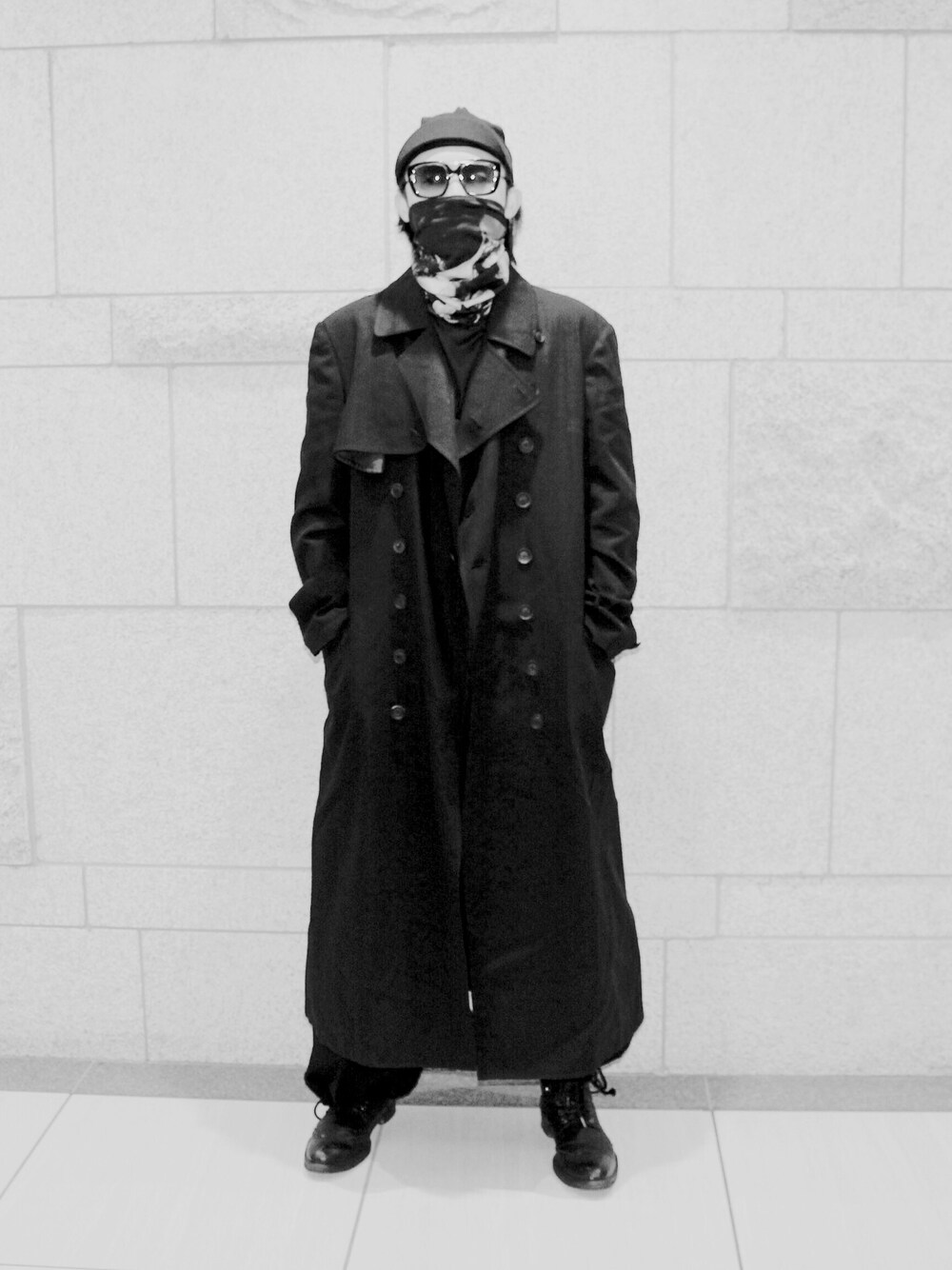 「yohjiyamamoto、今日のコーデ、今日の服、ストリート、モード、トムフォード、ヨウジヤマモト」｜「Yohji Yamamotoのアイテム（ジャケット/アウター、ブラック系）」を使った、mapplethorpe1019さん（メンズ・177cm）の冬コーディネートの1枚目の写真