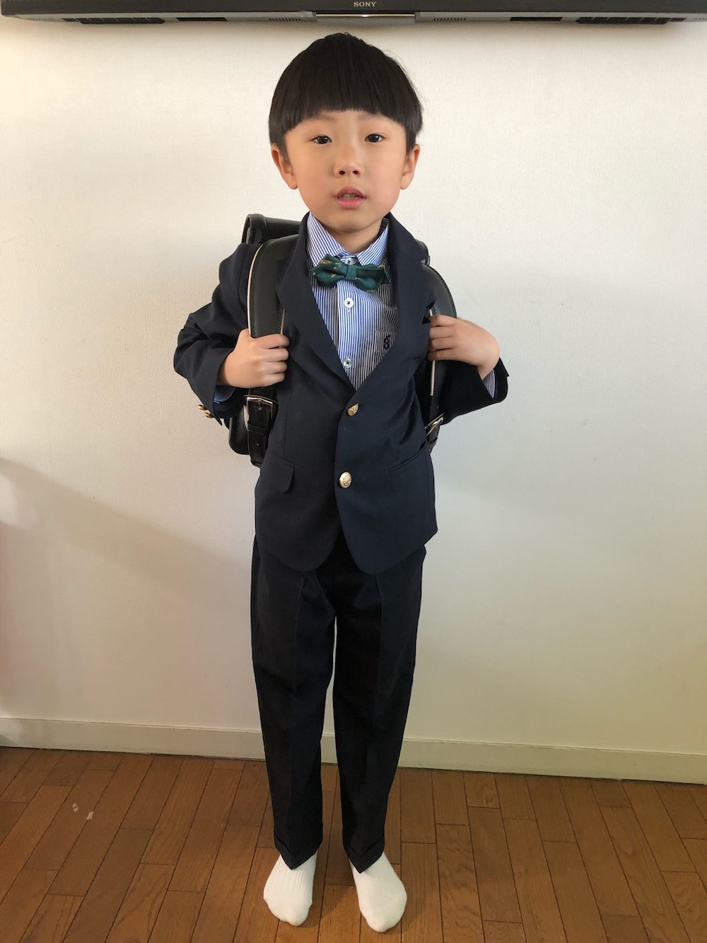 「入学式、スーツスタイル、ﾁｮｳﾈｸﾀｲ、ランドセル」｜「green label relaxingのKIDS TW 2ボタン ジャケット◆（スーツジャケット、ブルー系）」を使った、kcnskさん（キッズ・110cm）の春コーディネートの1枚目の写真