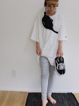 「AZUL by moussy（アズールバイマウジー）のストレッチツイルスキニーパンツ（その他パンツ）」を使った、yuniさん（レディース・155cm）の春コーディネート