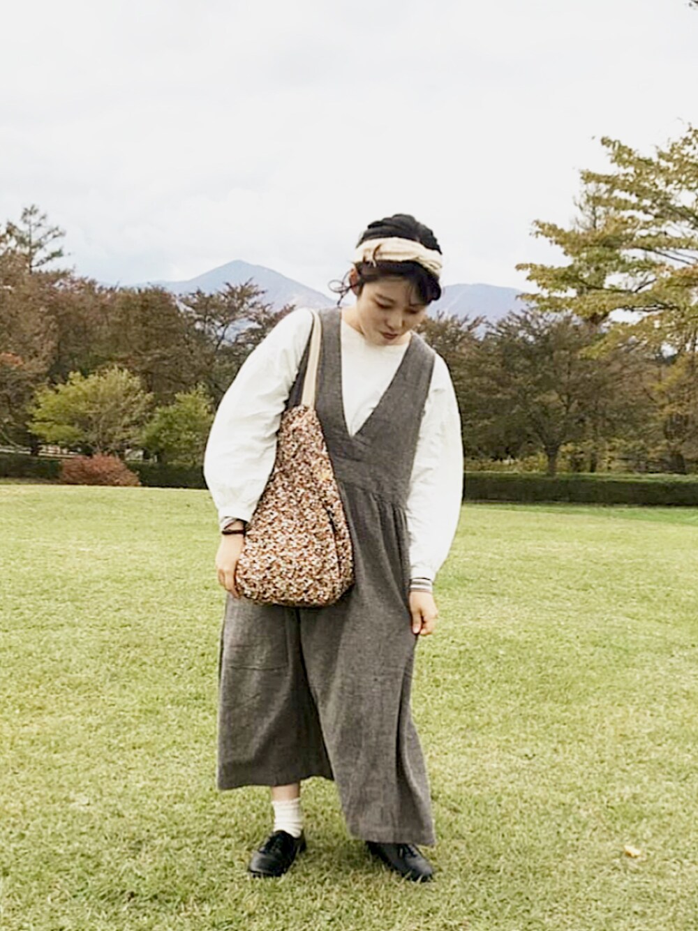 「Samansa Mos2」｜「Samansa Mos2のアイテム（ワンピース/ドレス、グレー系）」を使った、k a o r iさん（レディース・154cm）の秋コーディネートの1枚目の写真