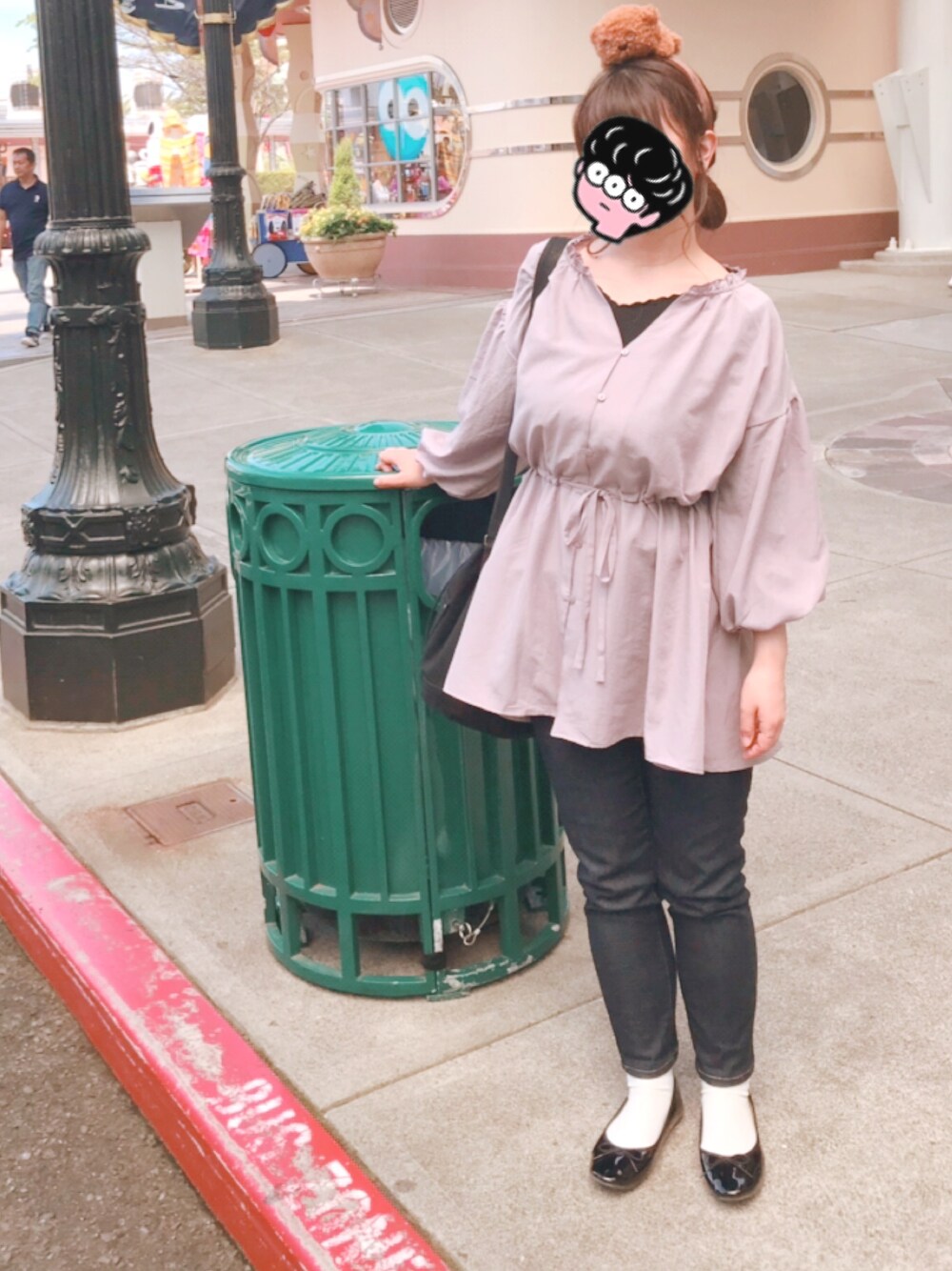 「earth music&ecologyの・衿スカラップテレコプルオーバー ●（Tシャツ/カットソー、ブラック系）」を使った、ちゃむさん（レディース・154cm）の春コーディネートの1枚目の写真