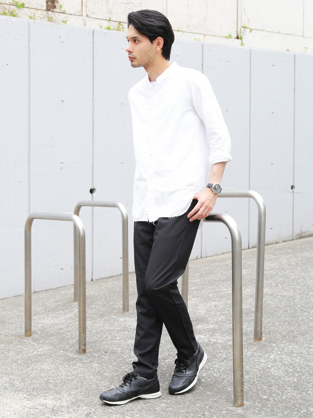「CERCAのBG/TRストレッチテーパードパンツ（その他パンツ、ブラック系）」を使った、CERCAさん（メンズ・173cm）の夏コーディネートの1枚目の写真