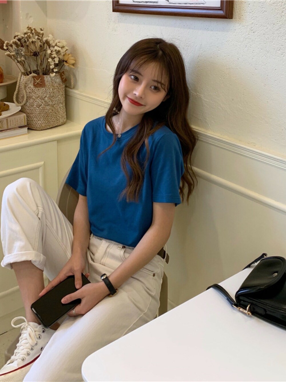 「カジュアル、ブルー、Tシャツ、韓国、シンプルコーデ、ブルー x ホワイト、韓国ファッション、オトナ女子」｜「HALEY PESCAのカラー半袖Tシャツ（Tシャツ/カットソー、ブルー系）」を使った、CERCAさん（レディース・158cm）の夏コーディネートの1枚目の写真
