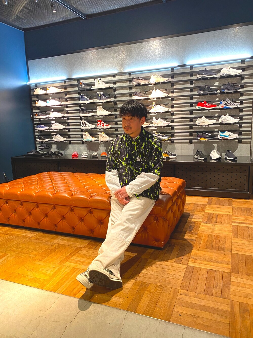 「春コーデ、Diesel、ディーゼル、ディーゼル渋谷、dieselshibuya」｜「DIESELのメンズ シャツ グローブ柄 半袖 シャツ（シャツ/ブラウス、グリーン系）」を使った、50481さん（メンズ・165cm）の春コーディネートの1枚目の写真