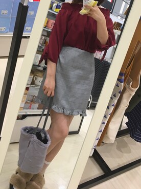 「TITTY&CO.（ティティーアンドコー）のアイテム（スカート、グレー系）」を使った、kichanさん（レディース・161cm）の秋コーディネート