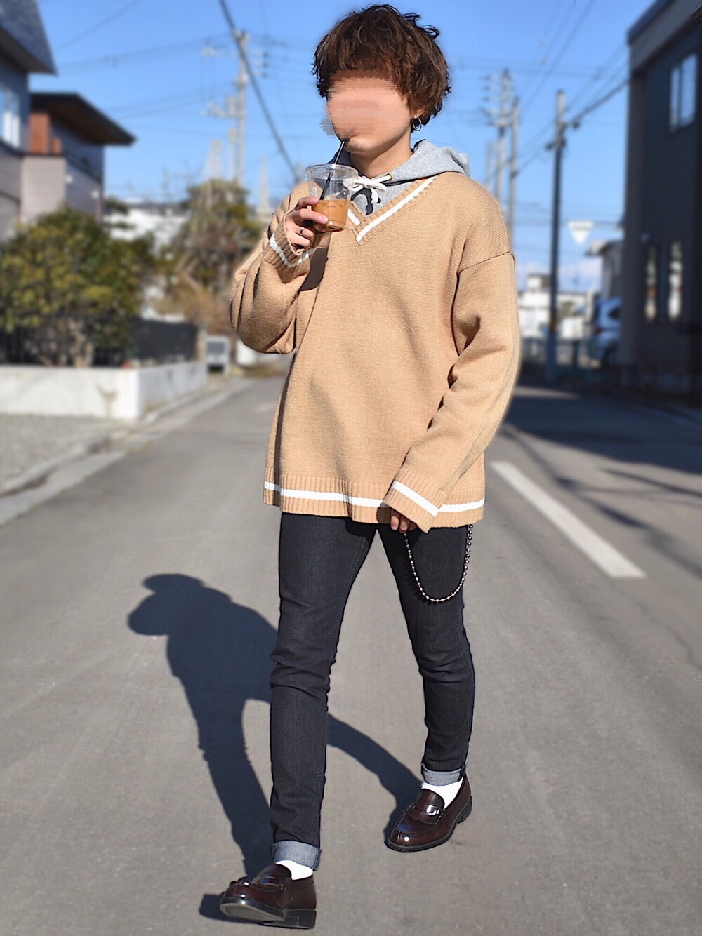 「春コーデ、はるコーデ、今日のコーデ、チルデンニット、パーカー、スキニーデニム、ローファー、ウォレットチェーン」｜「DENIM PLACEのアイテム（ニット/セーター、ベージュ系）」を使った、¥u-d@!さん（メンズ・168cm）の春コーディネートの1枚目の写真