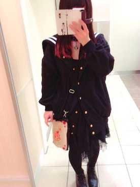 「HELL CAT PUNKS（ヘルキャットパンクス）のアイテム（アクセサリー）」を使った、蓮さん（レディース・157cm）の冬コーディネート