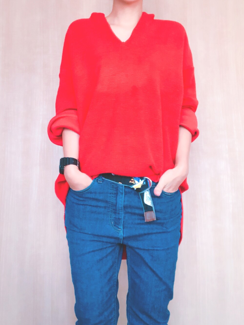 「KBFのアイテム（トップス、レッド系）」を使った、a_rさん（レディース・159cm）の秋コーディネートの1枚目の写真