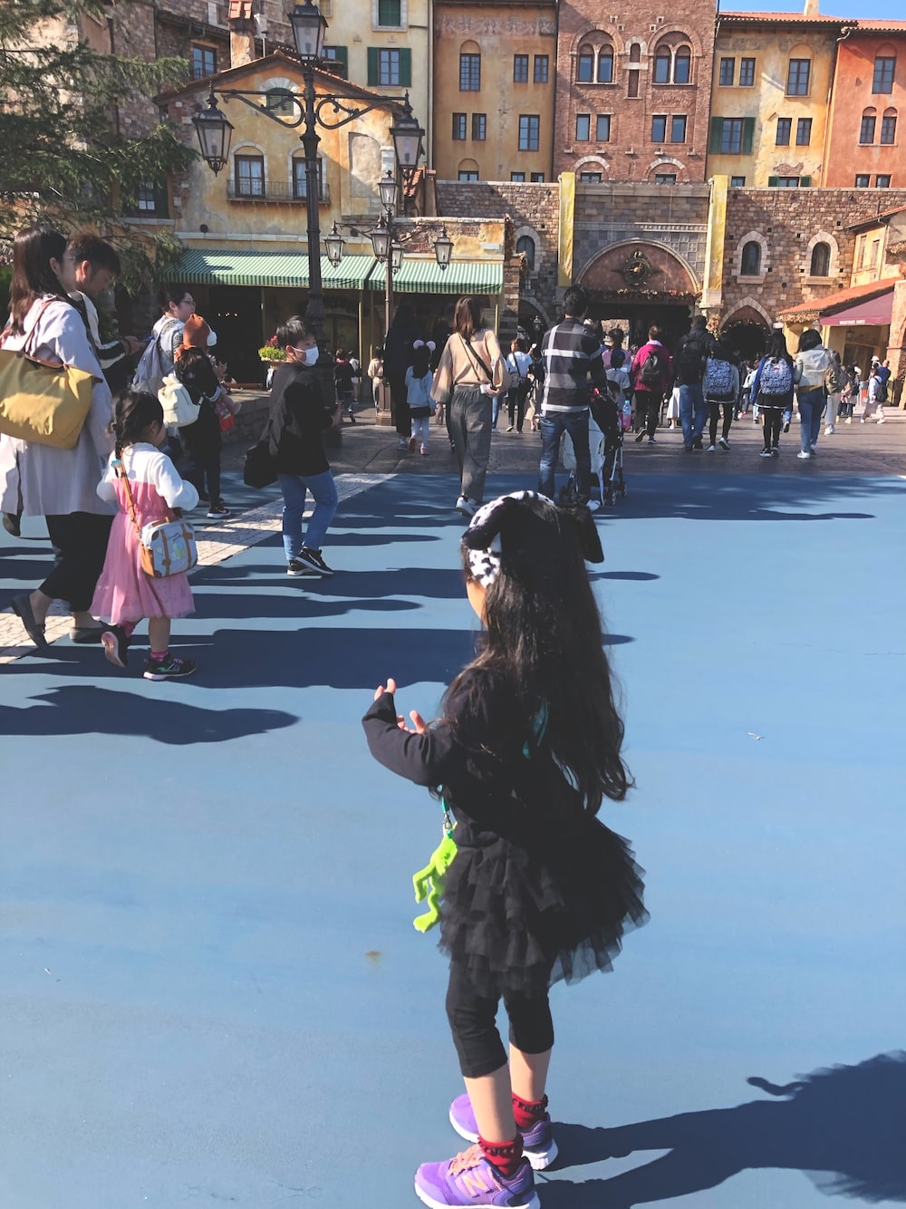 「Disneyのアイテム（ヘアバンド、ブラック系）」を使った、a_rさん（レディース・158cm）の秋コーディネートの1枚目の写真