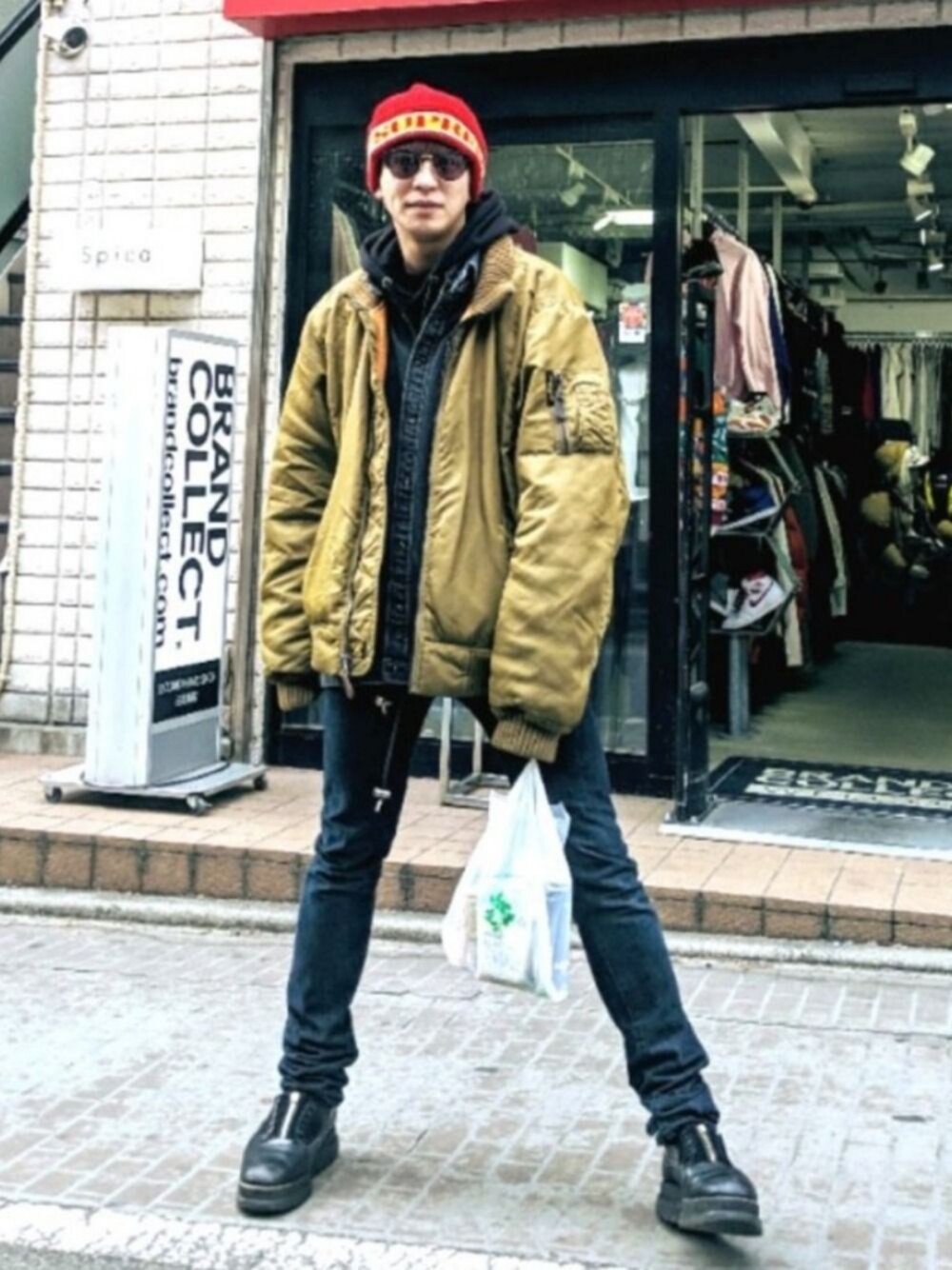「大人カジュアル、シンプル、カジュアルコーデ、今日のコーデ、ビッグシルエット、ドレスシューズ、outfit、平成最後のWEARISTAセンバツ」｜「Supreme のアイテム（ニットキャップ/ビーニー、レッド系）」を使った、峰田大暉さん（メンズ・173cm）の冬コーディネートの1枚目の写真