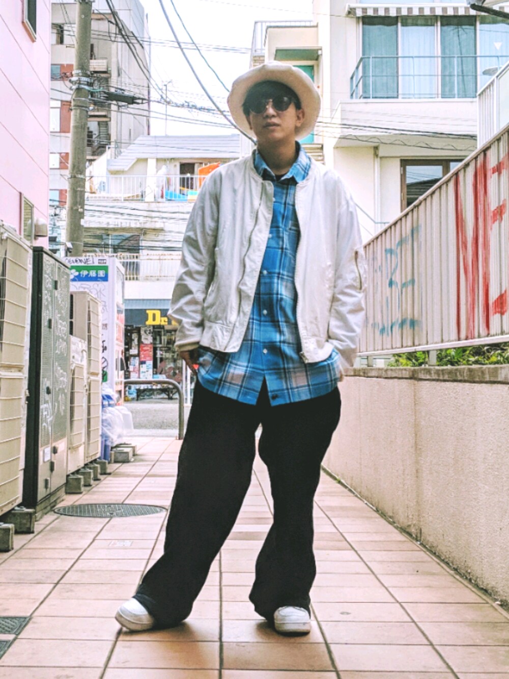 「Name.のアイテム（ブルゾン、ホワイト系）」を使った、峰田大暉さん（メンズ・173cm）の春コーディネートの1枚目の写真