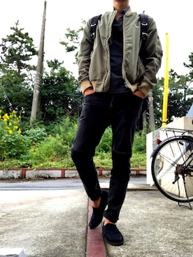 「H&M（エイチ・アンド・エム）のアイテム（デニムパンツ、ブラック系）」を使った、mottyさん（メンズ・172cm）の秋コーディネート