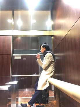 「ZARA（ザラ）のアイテム（チェスターコート、ベージュ系）」を使った、mottyさん（メンズ・172cm）の冬コーディネート