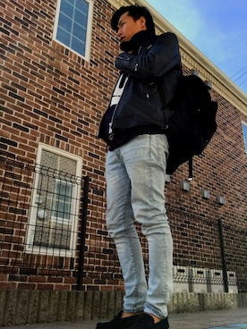 「H&M（エイチ・アンド・エム）のアイテム（デニムパンツ、ブルー系）」を使った、mottyさん（メンズ・172cm）の春コーディネート