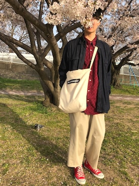 「花見」｜「アイテム（デニムジャケット）」を使った、とさん（メンズ・183cm）の春コーディネート