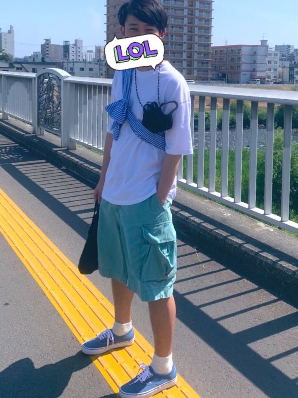 「古着MIX、白Tシャツ、休日スタイル」｜「FREAK'S STOREのアイテム（Tシャツ/カットソー、ホワイト系）」を使った、つくねさん（メンズ・173cm）の秋コーディネートの1枚目の写真