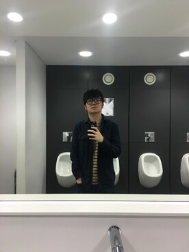 「TOPMAN（トップマン）のアイテム（Tシャツ/カットソー）」を使った、Peter Yipさん（メンズ・174cm）の冬コーディネート