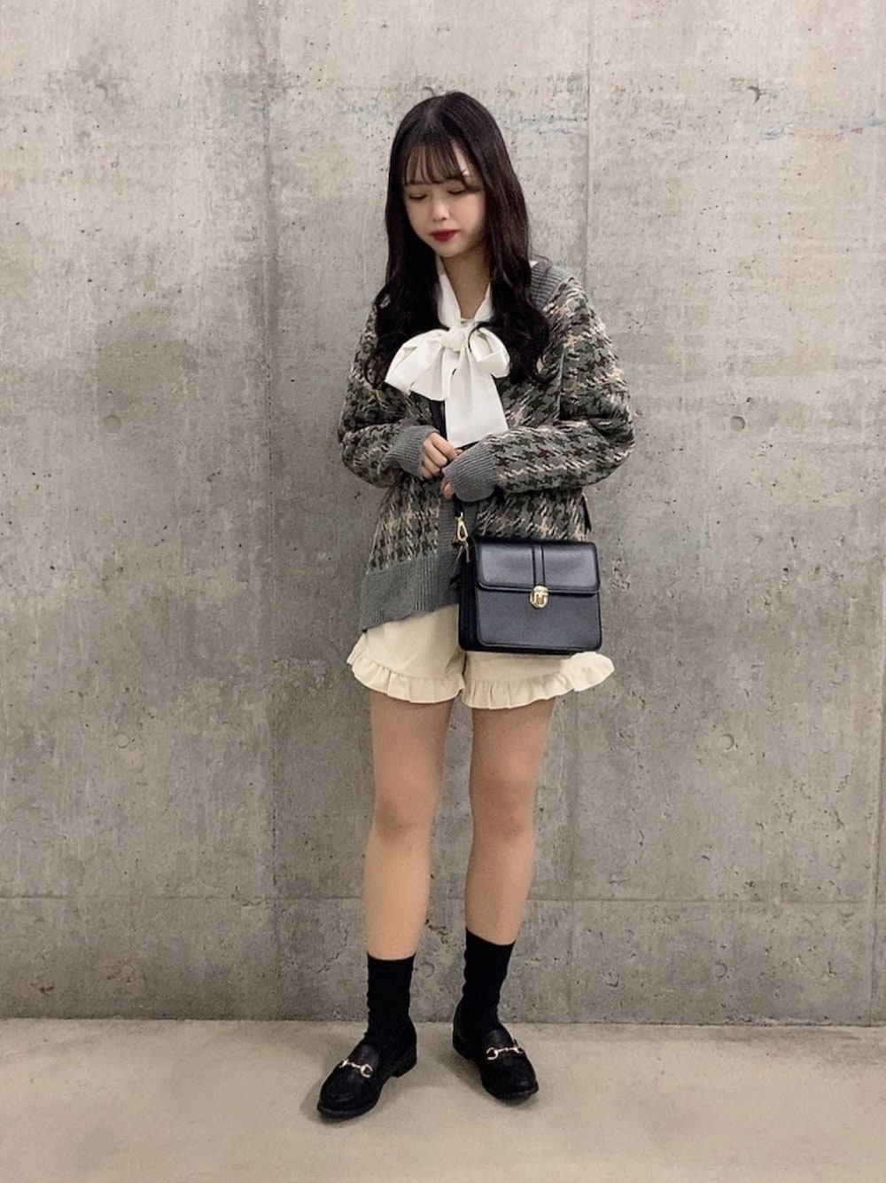 「オトナ女子、春アウター、低身長コーデ、プチプラコーデ、フレンチガーリー、春カラー、ローファー、千鳥柄、千鳥格子」｜「WCのアイテム（カーディガン/ボレロ、その他）」を使った、유리키(ゆりき)さん（レディース・154cm）の春コーディネートの1枚目の写真