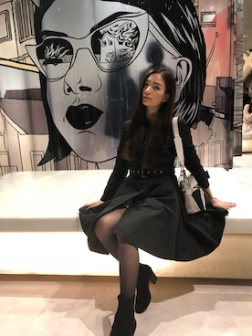 「PRADA（プラダ）のアイテム（トレンチコート）」を使った、初音さん（レディース・165cm）の春コーディネート