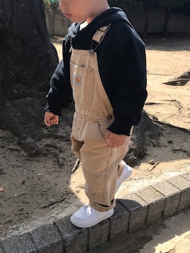 「Carhartt（カーハート）のアイテム（オールインワン・サロペット）」を使った、Hi_90さん（キッズ・90cm）の春コーディネート