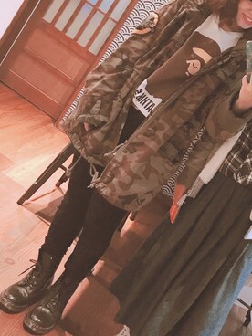 「A BATHING APE（アベイシングエイプ）のアイテム（Tシャツ/カットソー、ホワイト系）」を使った、chiharuさん（レディース）の春コーディネート