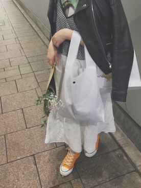 「1LDK（ワンエルディーケー）のアイテム（トートバッグ、ホワイト系）」を使った、chiharuさん（レディース）の春コーディネート