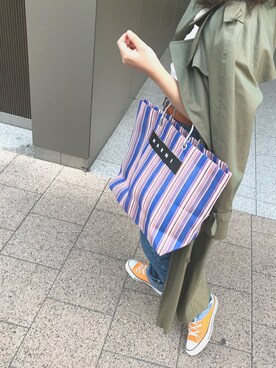 「MARNI（マルニ）のアイテム（トートバッグ、ブルー系）」を使った、chiharuさん（レディース）の春コーディネート