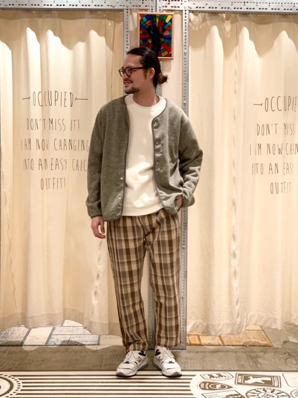 「ビッグシルエット、スニーカーコーデ、ベーシックカラー、シェフパンツ、カラバリアイテム、ユニセックスで楽しめる冬アイテム」｜「coenの【女性にもオススメ】シェフパンツ"CHEF PANTS"(一部WEB限定カラー)(イージーパンツ/バルーンパンツ/チェック/ストライプ)#（その他パンツ、その他）」を使った、coen あおきさん（メンズ・181cm）の冬コーディネートの1枚目の写真