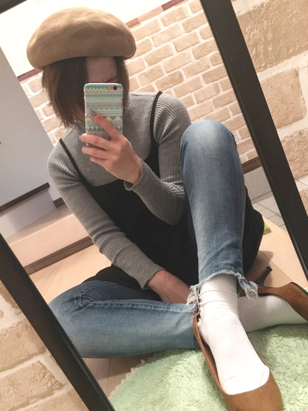 「カジュアル、シンプル、ootd、デニム、ママコーデ、パンプス、はるコーデ、きれいめカジュアル」｜「Ungridのフレイドヘムストスリ（デニムパンツ、ブルー系）」を使った、n.t.m0626さん（レディース・154cm）の春コーディネートの1枚目の写真