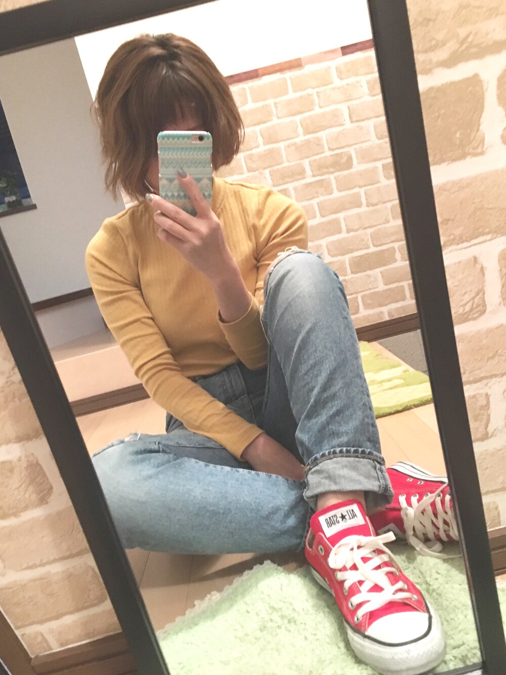 「シンプルコーデ、大人カジュアル、ootd、outfit、デニム、Ungrid、UNIQLO、メンズライク、赤コンバース、リブT」｜「CONVERSEのCONVERSE / CVS ALL STAR OX （スニーカー、レッド系）」を使った、n.t.m0626さん（レディース・154cm）の春コーディネートの1枚目の写真