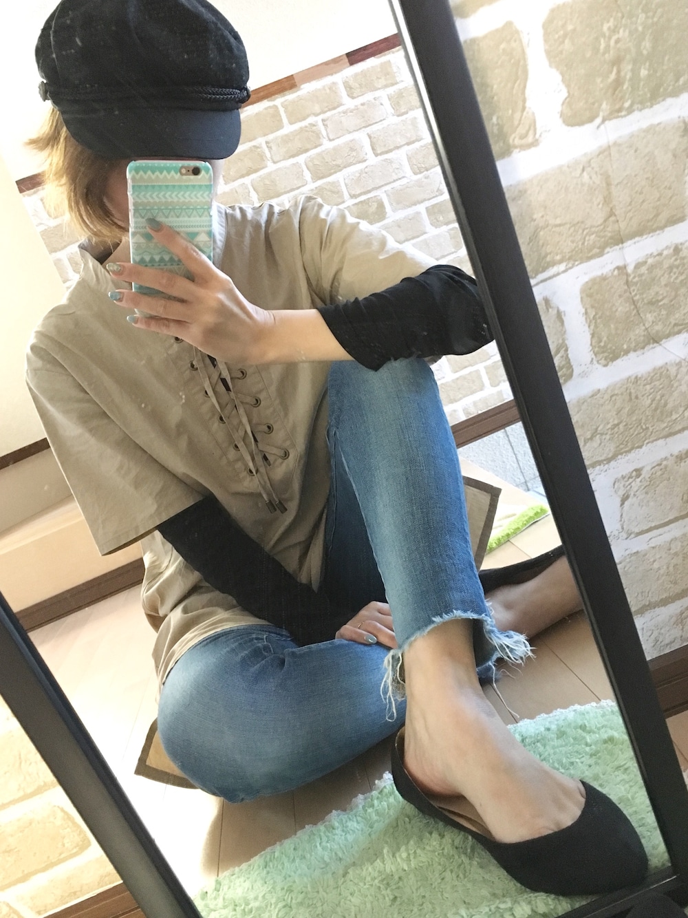 「オトナカジュアル、シンプル、大人女子、ママコーデ、ワンピース、メンズライク、ootd、デニム、休日スタイル、シャツ」｜「Ungridのフレイドヘムストスリ（デニムパンツ、ブルー系）」を使った、n.t.m0626さん（レディース・154cm）の春コーディネートの1枚目の写真