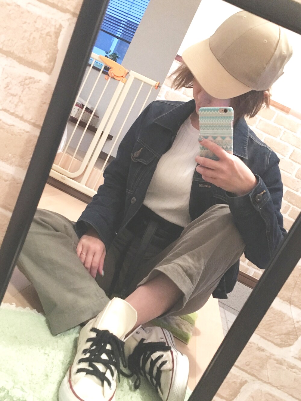 「ootd、大人カジュアル、outfit、ラフ、休日スタイル、カジュアル、プチプラ、GU、キヤップ、サッシュベルト」｜「CONVERSEの【CONVERSE】キャンバスオールスターHI（スニーカー、ホワイト系）」を使った、n.t.m0626さん（レディース・154cm）の春コーディネートの1枚目の写真