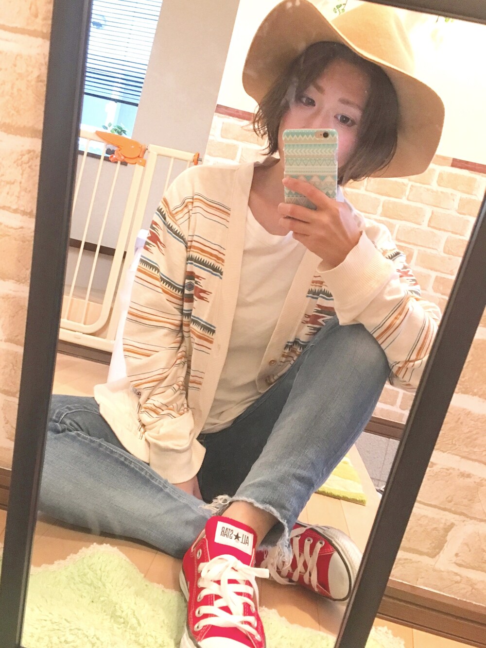 「大人カジュアル、オトナカジュアル、オトナ女子、メンズライク、古着MIX、ootd、シンプル、デニム、休日スタイル、スニーカー」｜「CONVERSEのCONVERSE / CVS ALL STAR OX （スニーカー、レッド系）」を使った、n.t.m0626さん（レディース・154cm）の春コーディネートの1枚目の写真
