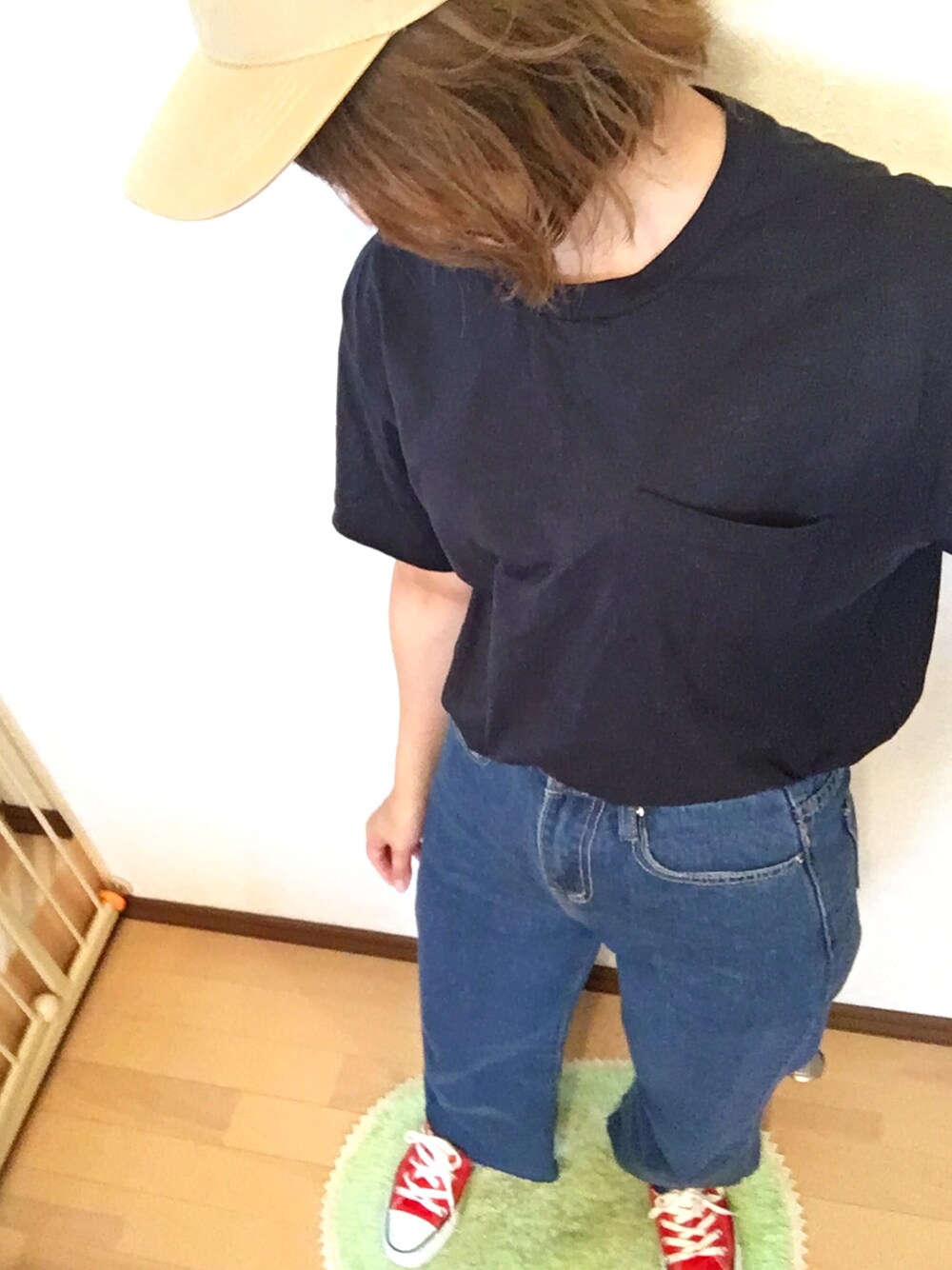 「夏コーデ、ラフ、カジュアル、ootd、ママファッション、ワイドパンツ、シンプル、プチプラ、オトナカジュアル、大人カジュアル」｜「CONVERSEのCONVERSE / CVS ALL STAR OX （スニーカー、レッド系）」を使った、n.t.m0626さん（レディース・154cm）の夏コーディネートの1枚目の写真