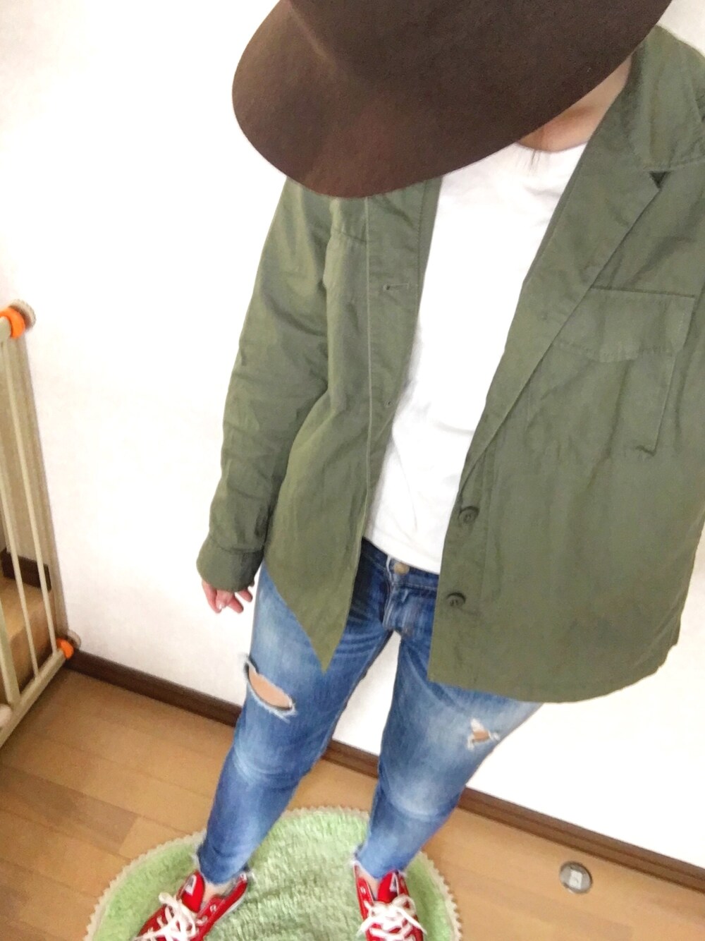 「ドラフトフリークス、ラフ、ootd、スニーカー、シンプル、デニム、休日スタイル、オトナカジュアル、カジュアル、コンバース」｜「CONVERSEのCONVERSE / CVS ALL STAR OX （スニーカー、レッド系）」を使った、n.t.m0626さん（レディース・154cm）の夏コーディネートの1枚目の写真