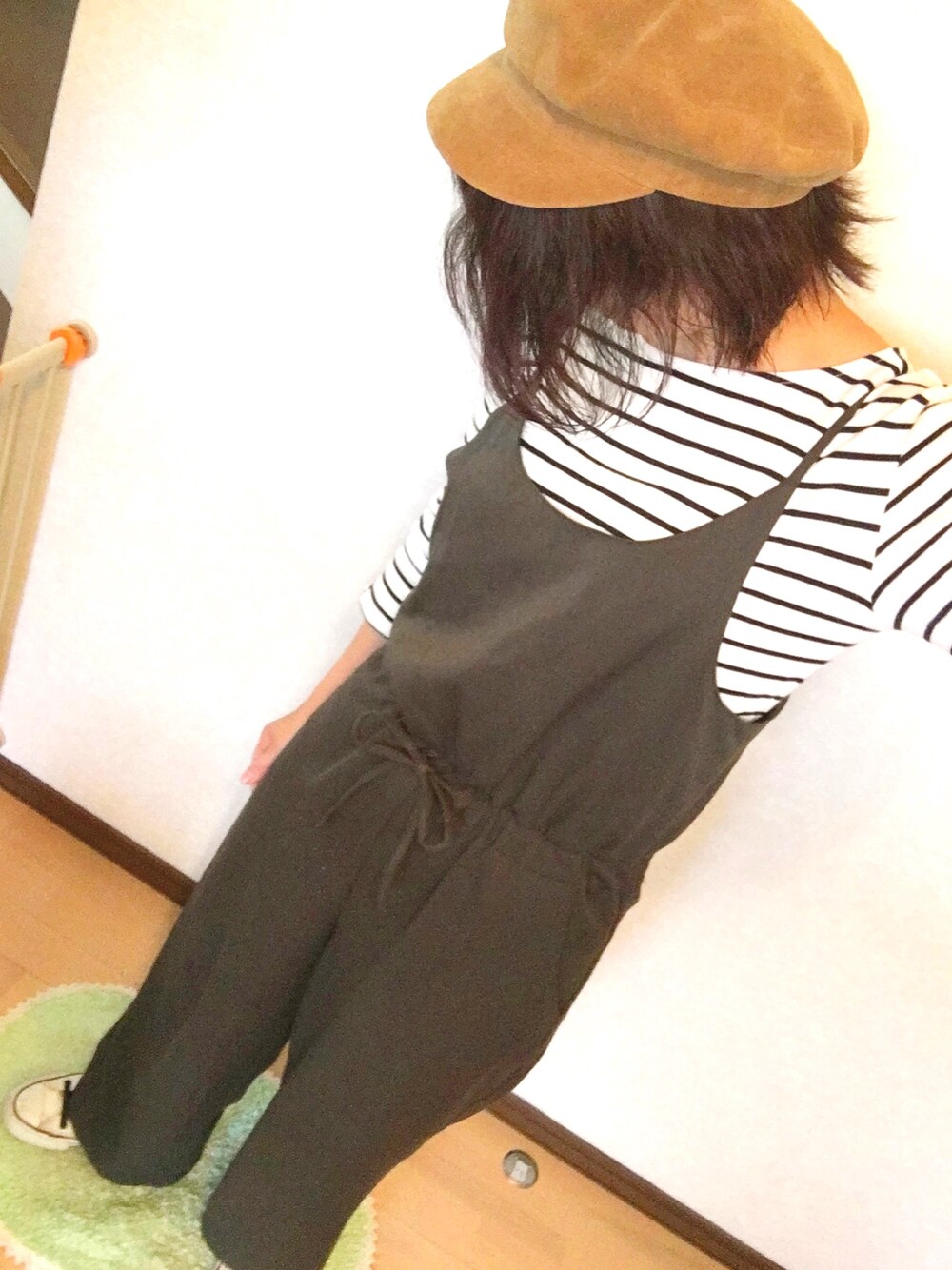 「シンプル、夏コーデ、プチプラ、ラフ、スニーカー、ootd、オトナカジュアル、カジュアル、オールインワン、AZUL by moussy」｜「AZUL by moussyのサマーツィード風キャミオールインワン（つなぎ/オールインワン、ブラック系）」を使った、n.t.m0626さん（レディース・154cm）の夏コーディネートの1枚目の写真