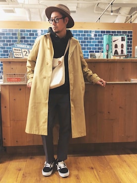 「プルオーバーパーカー」｜「アイテム（トレンチコート）」を使った、RYOさん（メンズ・168cm）の秋コーディネート